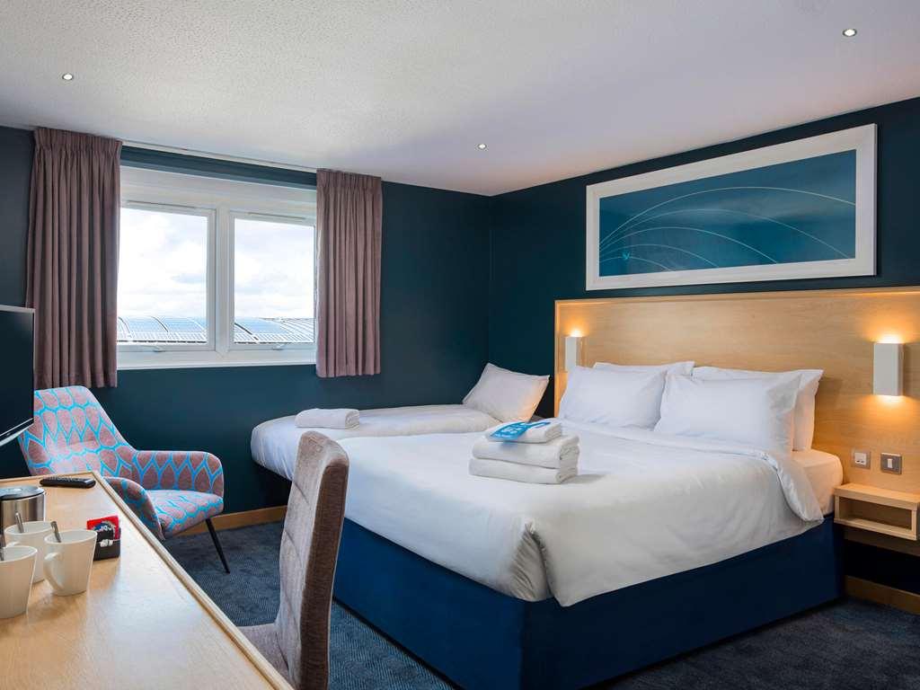 Travelodge Bath Central חדר תמונה