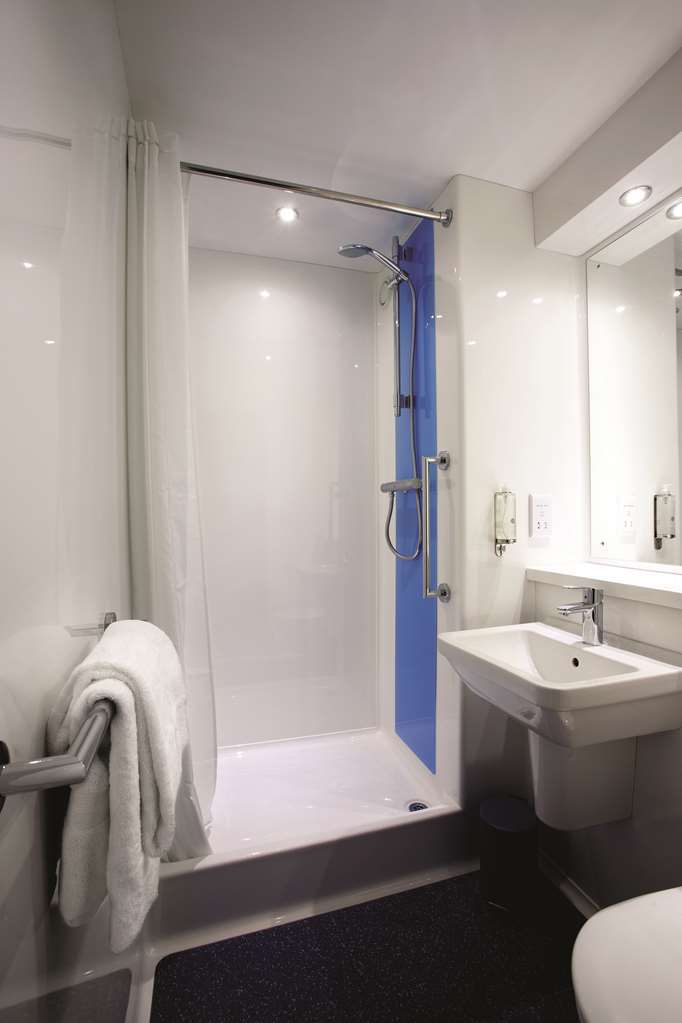 Travelodge Bath Central חדר תמונה