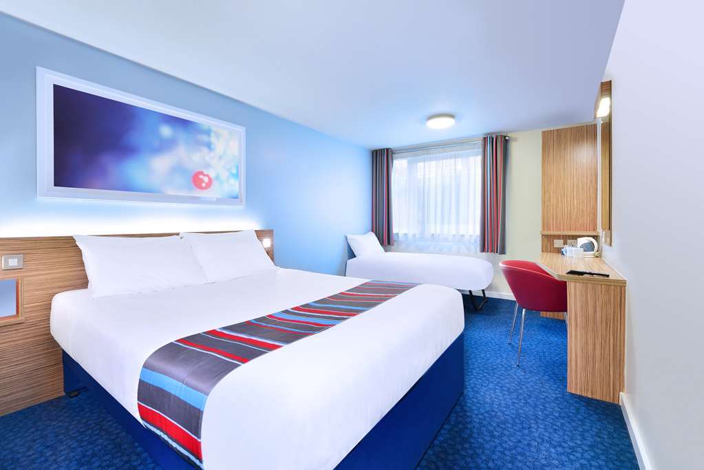Travelodge Bath Central חדר תמונה