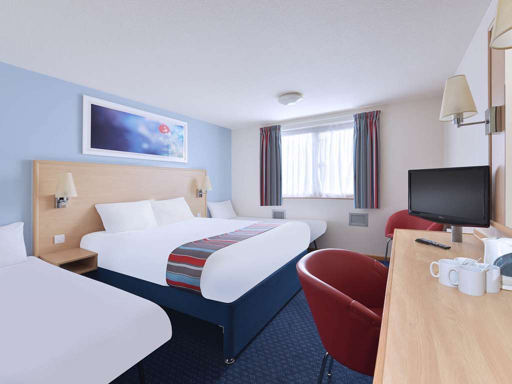 Travelodge Bath Central חדר תמונה
